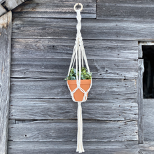 Load image into Gallery viewer, Macramé Plant Hanger - Copper
