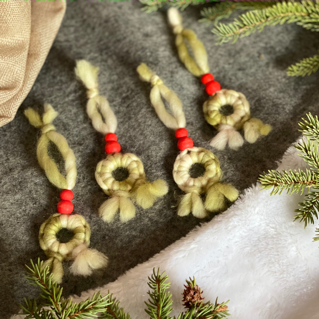 Holiday Mini Wreath Decor (set of 4)